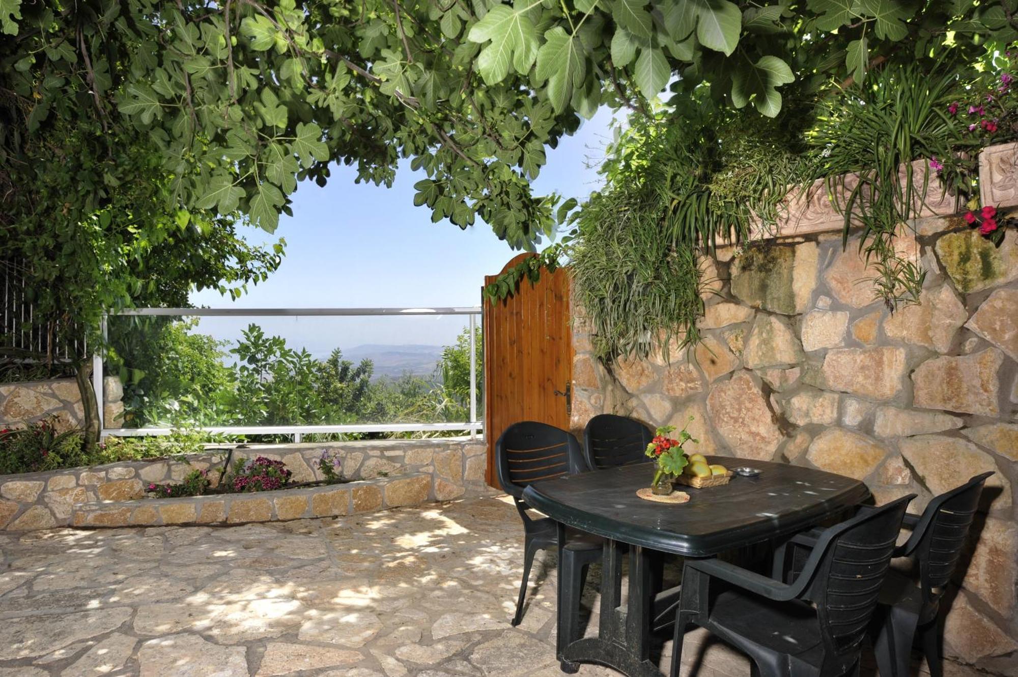 Ohn-Bar Guesthouse Амирим Экстерьер фото